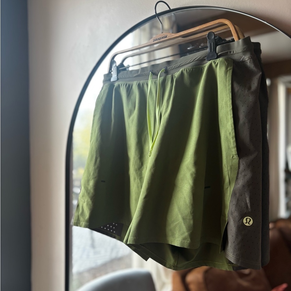 LULULEMON | men’s Namaste at the beach swim shorts | size large - Picture 4 of 5